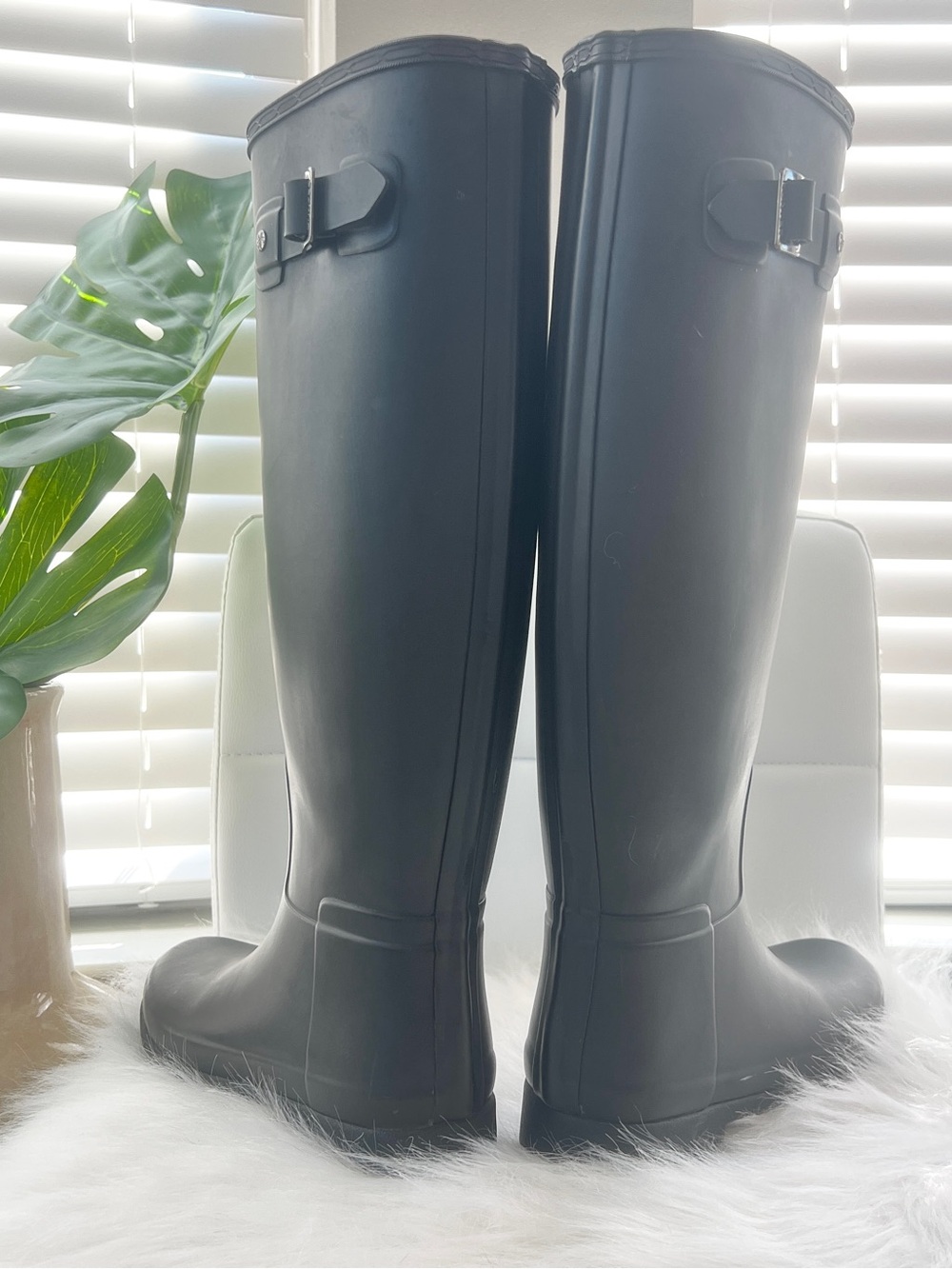 Hunter Tall Matte Black Tall Rain Boots w/Side Buckle Women’s Sz 8, Like New - Picture 15 of 16